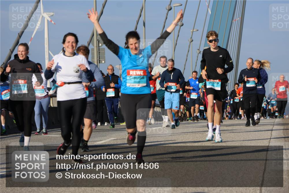 03.10.2025 - Köhlbrandbrückenlauf Strokosch-Dieckow http://msf.ph/oto/9114506 03.10.2025 09:49:25 Position 2 3471, 2749, 3666, 7, 445 meine-sportfotos.de