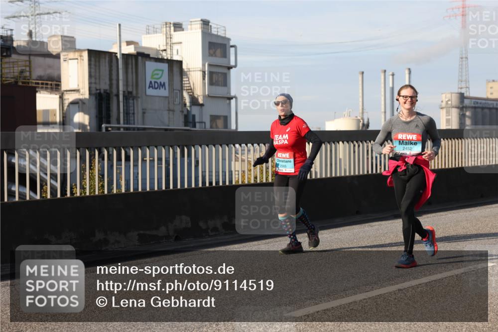 03.10.2025 - Köhlbrandbrückenlauf Lena Gebhardt http://msf.ph/oto/9114519 03.10.2025 10:17:34 Position 2 2565, 2452 meine-sportfotos.de