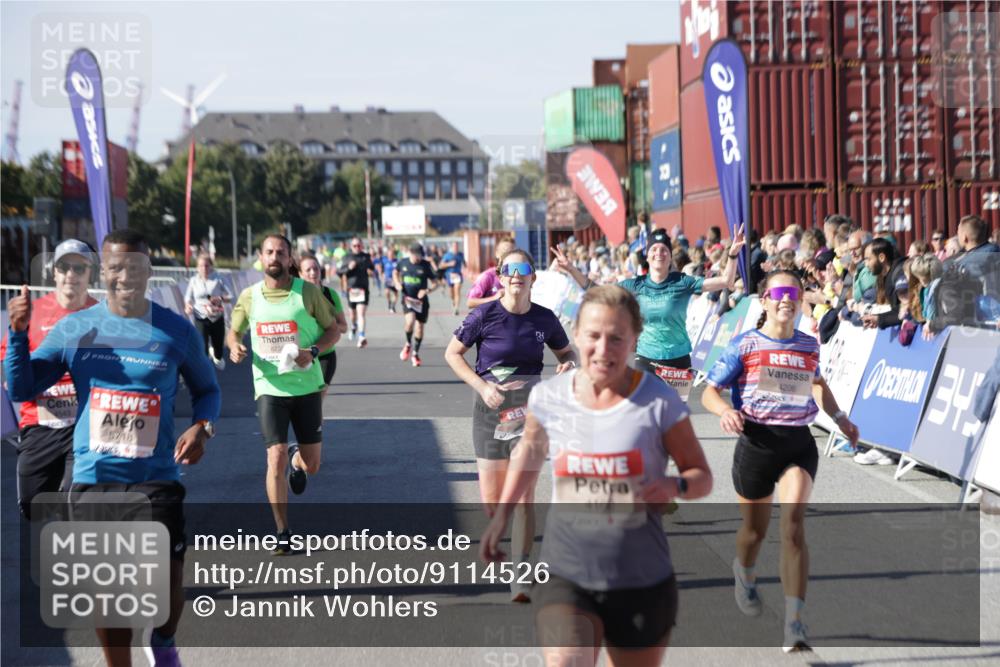 03.10.2025 - Köhlbrandbrückenlauf Jannik Wohlers http://msf.ph/oto/9114526 03.10.2025 13:01:56 Ziel 4025, 4118, 4162, 4206, 4258, 4543, 4907, 5692, 5703, 5718, 5739, 6235 meine-sportfotos.de