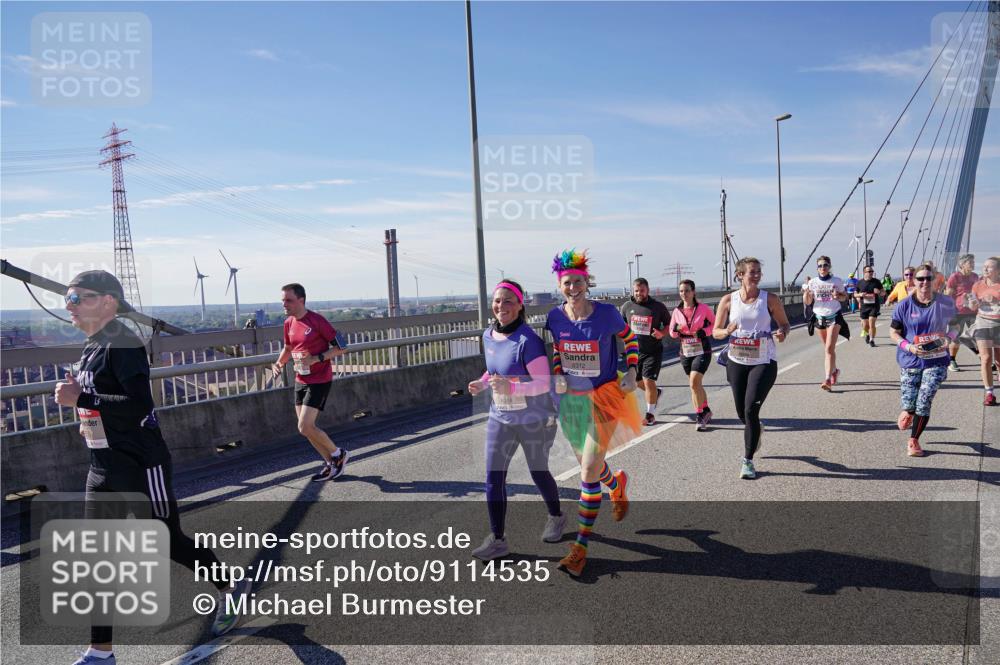 03.10.2025 - Köhlbrandbrückenlauf Michael Burmester http://msf.ph/oto/9114535 03.10.2025 12:56:03 Position 2 6312 meine-sportfotos.de