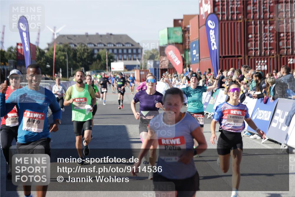03.10.2025 - Köhlbrandbrückenlauf Jannik Wohlers http://msf.ph/oto/9114536 03.10.2025 13:01:56 Ziel 4025, 4118, 4162, 4206, 4258, 4543, 4907, 5692, 5703, 5718, 5739, 6235 meine-sportfotos.de