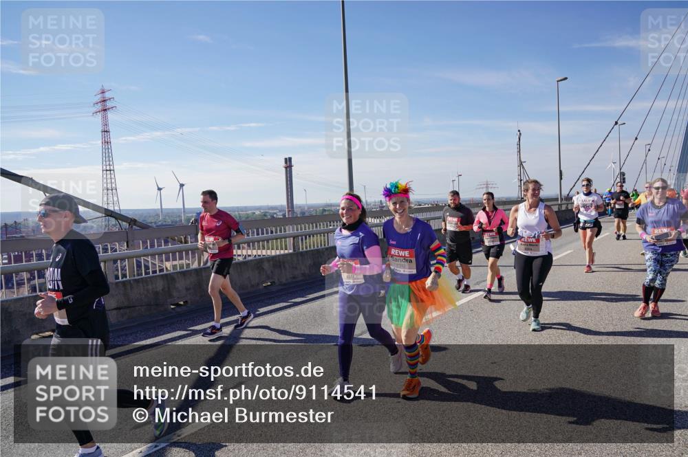 03.10.2025 - Köhlbrandbrückenlauf Michael Burmester http://msf.ph/oto/9114541 03.10.2025 12:56:03 Position 2 6312 meine-sportfotos.de