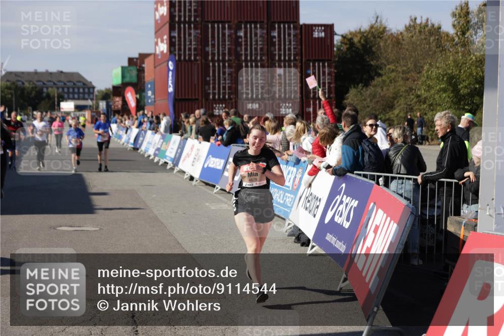 03.10.2025 - Köhlbrandbrückenlauf Jannik Wohlers http://msf.ph/oto/9114544 03.10.2025 13:32:19 Ziel 4485, 4578, 4985, 5238, 5354, 5820, 5921, 5922, 5923, 6146, 6287, 6304 meine-sportfotos.de