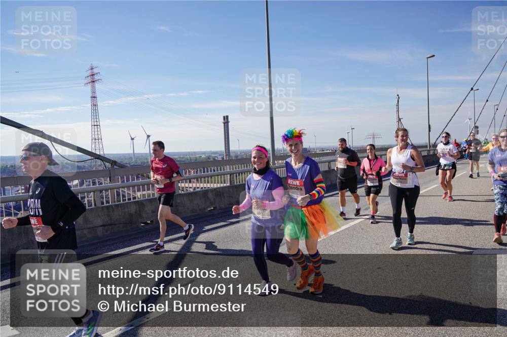 03.10.2025 - Köhlbrandbrückenlauf Michael Burmester http://msf.ph/oto/9114549 03.10.2025 12:56:03 Position 2 8312 meine-sportfotos.de