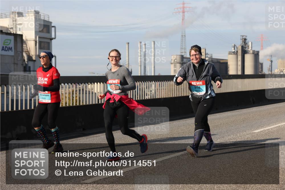 03.10.2025 - Köhlbrandbrückenlauf Lena Gebhardt http://msf.ph/oto/9114551 03.10.2025 10:17:34 Position 2 2665, 2565 meine-sportfotos.de
