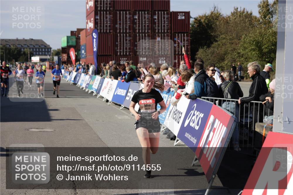 03.10.2025 - Köhlbrandbrückenlauf Jannik Wohlers http://msf.ph/oto/9114555 03.10.2025 13:32:19 Ziel 4485, 4578, 4985, 5238, 5354, 5820, 5921, 5922, 5923, 6146, 6287, 6304 meine-sportfotos.de