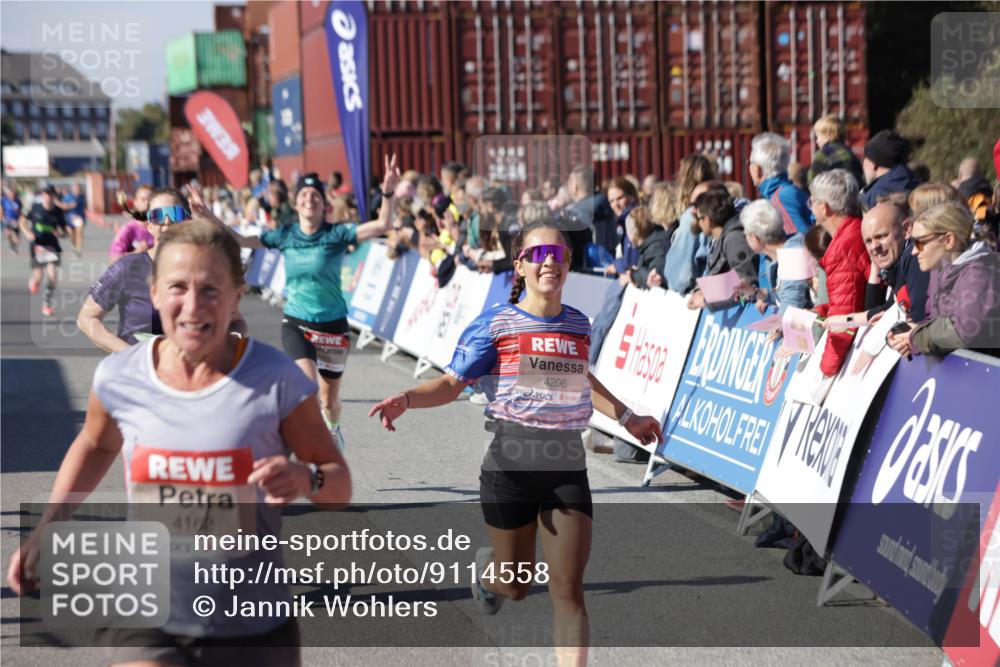 03.10.2025 - Köhlbrandbrückenlauf Jannik Wohlers http://msf.ph/oto/9114558 03.10.2025 13:01:56 Ziel 4025, 4118, 4162, 4206, 4258, 4543, 4907, 5692, 5703, 5718, 5739, 6235 meine-sportfotos.de