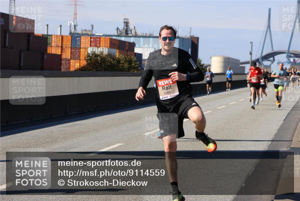 03.10.2025 - Köhlbrandbrückenlauf Strokosch-Dieckow http://msf.ph/oto/9114559 03.10.2025 12:45:45 Position 3 6390 meine-sportfotos.de