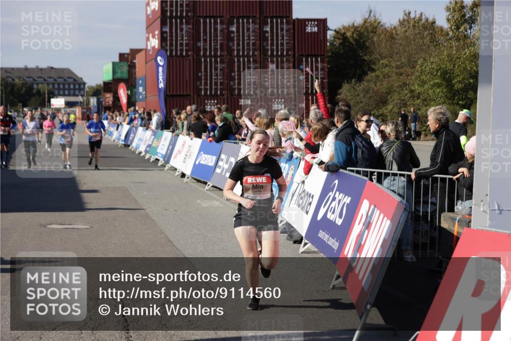 03.10.2025 - Köhlbrandbrückenlauf Jannik Wohlers http://msf.ph/oto/9114560 03.10.2025 13:32:19 Ziel 4485, 4578, 4985, 5238, 5354, 5820, 5921, 5922, 5923, 6146, 6287, 6304 meine-sportfotos.de
