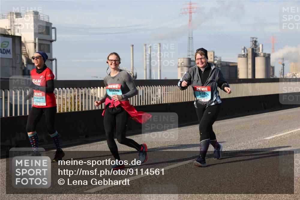 03.10.2025 - Köhlbrandbrückenlauf Lena Gebhardt http://msf.ph/oto/9114561 03.10.2025 10:17:34 Position 2 2565, 2452, 2665 meine-sportfotos.de