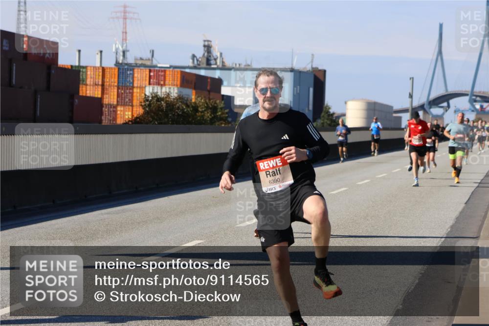 03.10.2025 - Köhlbrandbrückenlauf Strokosch-Dieckow http://msf.ph/oto/9114565 03.10.2025 12:45:45 Position 3 6390 meine-sportfotos.de