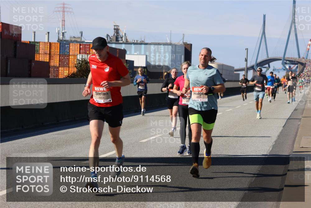 03.10.2025 - Köhlbrandbrückenlauf Strokosch-Dieckow http://msf.ph/oto/9114568 03.10.2025 12:45:52 Position 3 6654, 625, 6036 meine-sportfotos.de