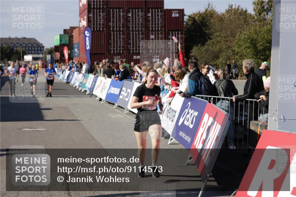 03.10.2025 - Köhlbrandbrückenlauf Jannik Wohlers http://msf.ph/oto/9114573 03.10.2025 13:32:20 Ziel 4485, 4578, 4966, 4985, 5238, 5354, 5820, 5921, 5922, 5923, 6287, 6304 meine-sportfotos.de