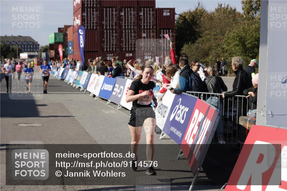 03.10.2025 - Köhlbrandbrückenlauf Jannik Wohlers http://msf.ph/oto/9114576 03.10.2025 13:32:20 Ziel 4485, 4578, 4966, 4985, 5238, 5354, 5820, 5921, 5922, 5923, 6287, 6304 meine-sportfotos.de