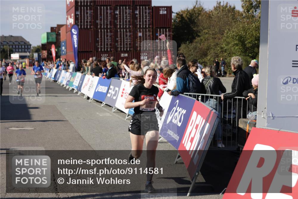 03.10.2025 - Köhlbrandbrückenlauf Jannik Wohlers http://msf.ph/oto/9114581 03.10.2025 13:32:20 Ziel 4485, 4578, 4966, 4985, 5238, 5354, 5820, 5921, 5922, 5923, 6287, 6304 meine-sportfotos.de