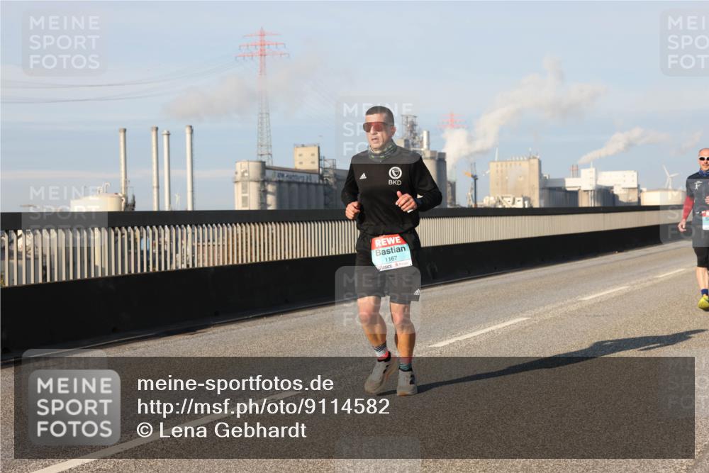 03.10.2025 - Köhlbrandbrückenlauf Lena Gebhardt http://msf.ph/oto/9114582 03.10.2025 09:43:16 Position 2 1167 meine-sportfotos.de