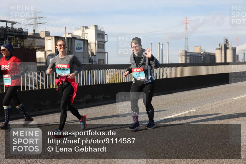 03.10.2025 - Köhlbrandbrückenlauf Lena Gebhardt http://msf.ph/oto/9114587 03.10.2025 10:17:35 Position 2 2565, 2452, 2665 meine-sportfotos.de