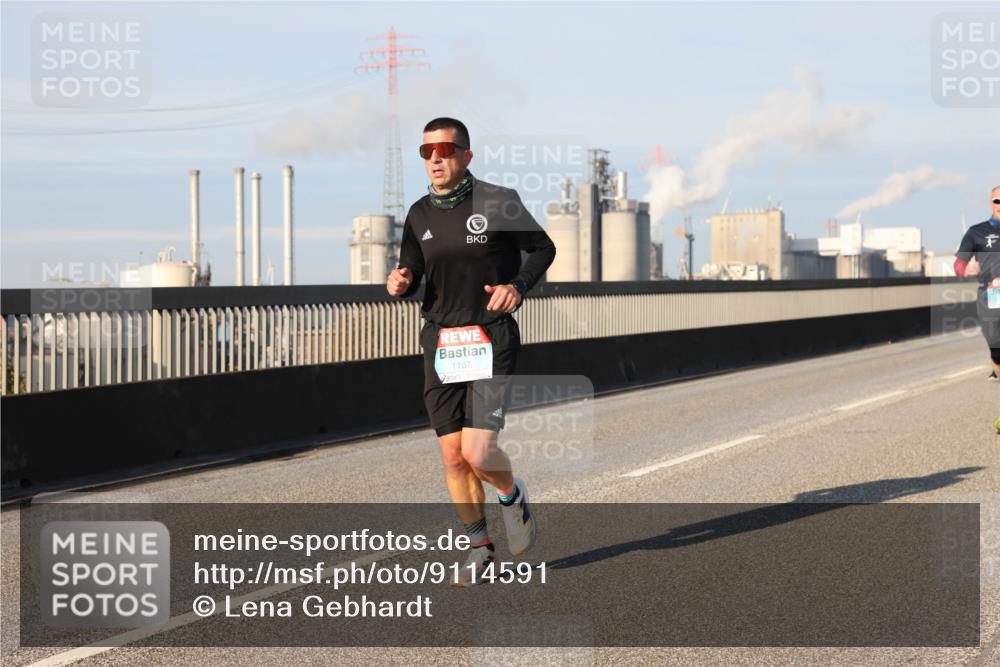 03.10.2025 - Köhlbrandbrückenlauf Lena Gebhardt http://msf.ph/oto/9114591 03.10.2025 09:43:17 Position 2 1167 meine-sportfotos.de