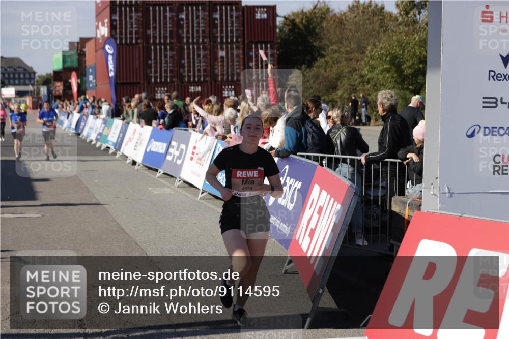 03.10.2025 - Köhlbrandbrückenlauf Jannik Wohlers http://msf.ph/oto/9114595 03.10.2025 13:32:20 Ziel 4485, 4578, 4966, 4985, 5238, 5354, 5820, 5921, 5922, 5923, 6287, 6304 meine-sportfotos.de