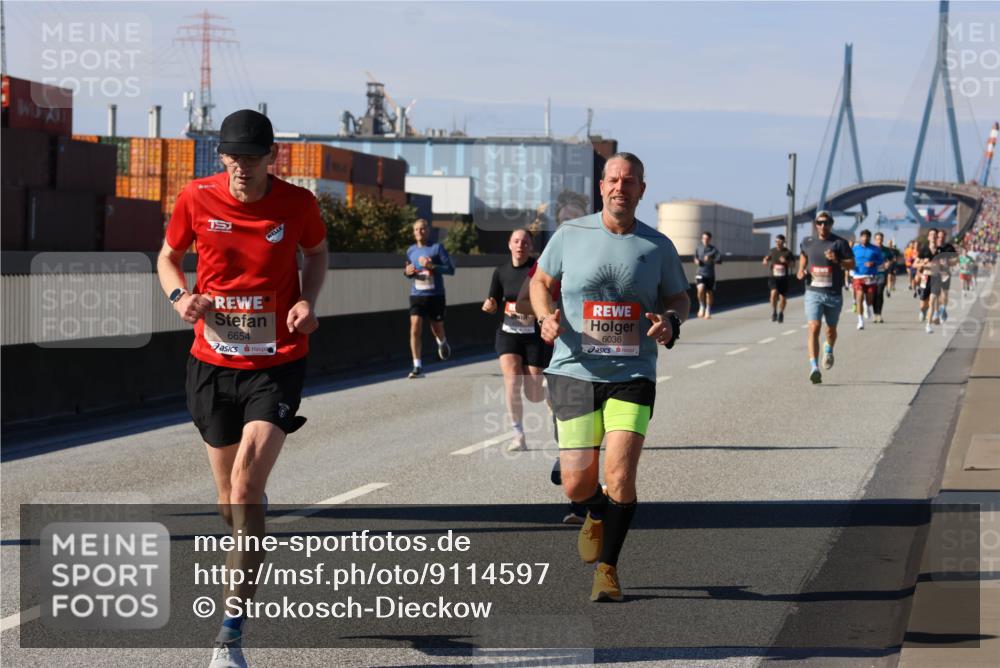 03.10.2025 - Köhlbrandbrückenlauf Strokosch-Dieckow http://msf.ph/oto/9114597 03.10.2025 12:45:53 Position 3 15, 6654, 6036 meine-sportfotos.de