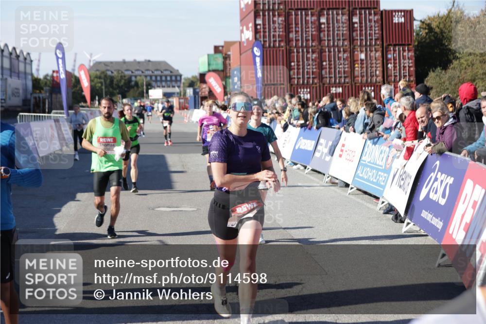03.10.2025 - Köhlbrandbrückenlauf Jannik Wohlers http://msf.ph/oto/9114598 03.10.2025 13:01:57 Ziel 4025, 4118, 4162, 4206, 4258, 4543, 4907, 5692, 5703, 5718, 5739, 6235 meine-sportfotos.de
