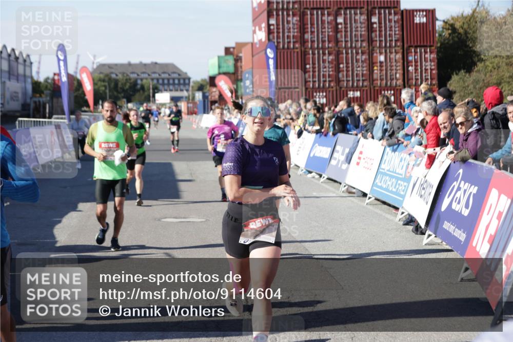 03.10.2025 - Köhlbrandbrückenlauf Jannik Wohlers http://msf.ph/oto/9114604 03.10.2025 13:01:57 Ziel 4025, 4118, 4162, 4206, 4258, 4543, 4907, 5692, 5703, 5718, 5739, 6235 meine-sportfotos.de