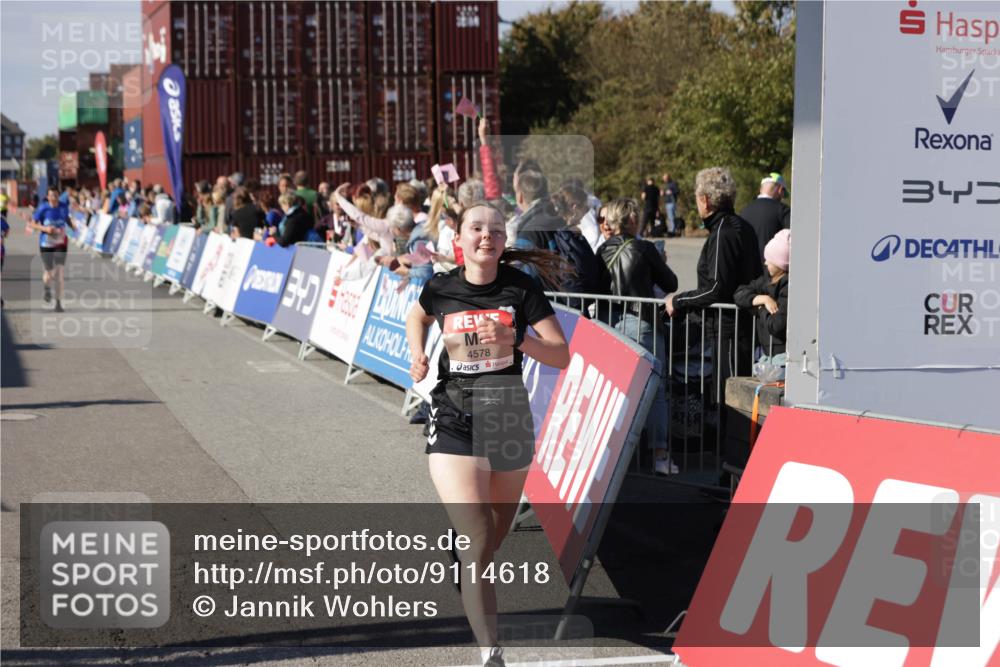 03.10.2025 - Köhlbrandbrückenlauf Jannik Wohlers http://msf.ph/oto/9114618 03.10.2025 13:32:20 Ziel 4485, 4578, 4966, 4985, 5238, 5354, 5820, 5921, 5922, 5923, 6287, 6304 meine-sportfotos.de