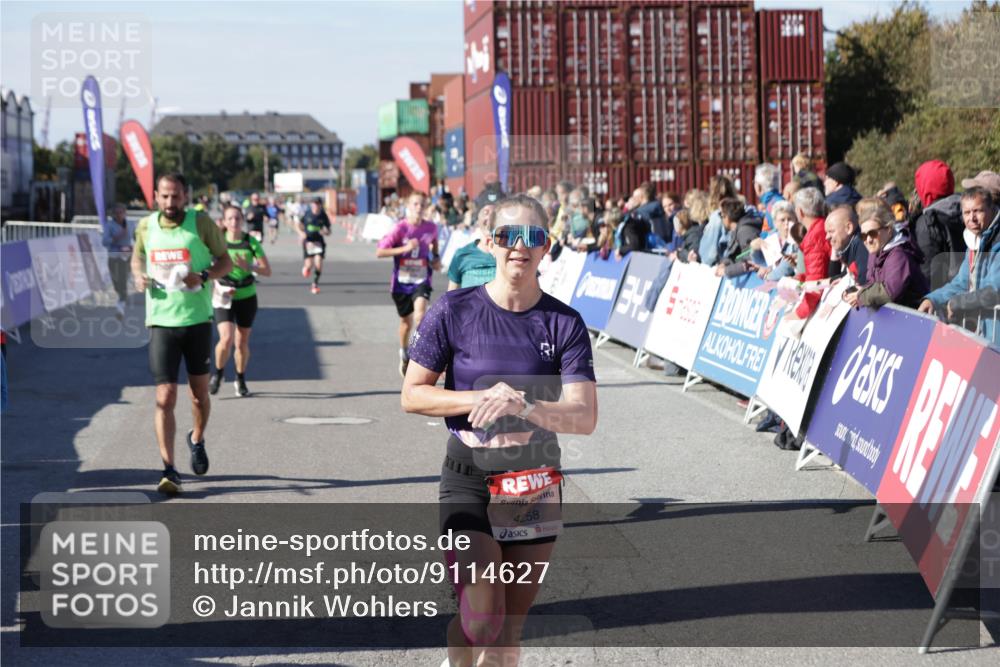 03.10.2025 - Köhlbrandbrückenlauf Jannik Wohlers http://msf.ph/oto/9114627 03.10.2025 13:01:58 Ziel 4025, 4118, 4162, 4206, 4258, 4543, 4907, 5692, 5703, 5718, 5739, 6235, 6461 meine-sportfotos.de