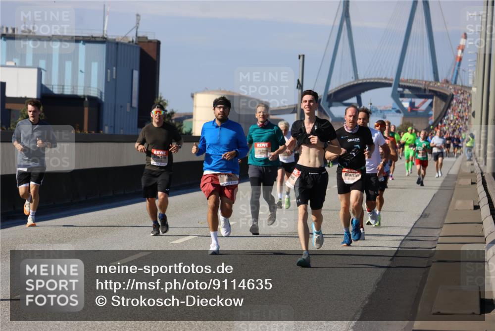 03.10.2025 - Köhlbrandbrückenlauf Strokosch-Dieckow http://msf.ph/oto/9114635 03.10.2025 12:46:02 Position 3 6714, 143, 6060 meine-sportfotos.de