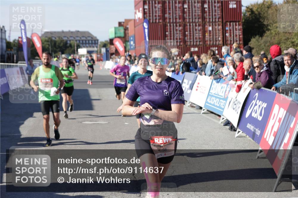 03.10.2025 - Köhlbrandbrückenlauf Jannik Wohlers http://msf.ph/oto/9114637 03.10.2025 13:01:58 Ziel 4025, 4118, 4162, 4206, 4258, 4543, 4907, 5692, 5703, 5718, 5739, 6235, 6461 meine-sportfotos.de