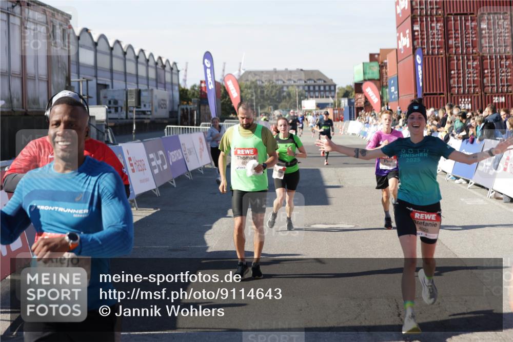03.10.2025 - Köhlbrandbrückenlauf Jannik Wohlers http://msf.ph/oto/9114643 03.10.2025 13:01:58 Ziel 4025, 4118, 4162, 4206, 4258, 4543, 4907, 5692, 5703, 5718, 5739, 6235, 6461 meine-sportfotos.de