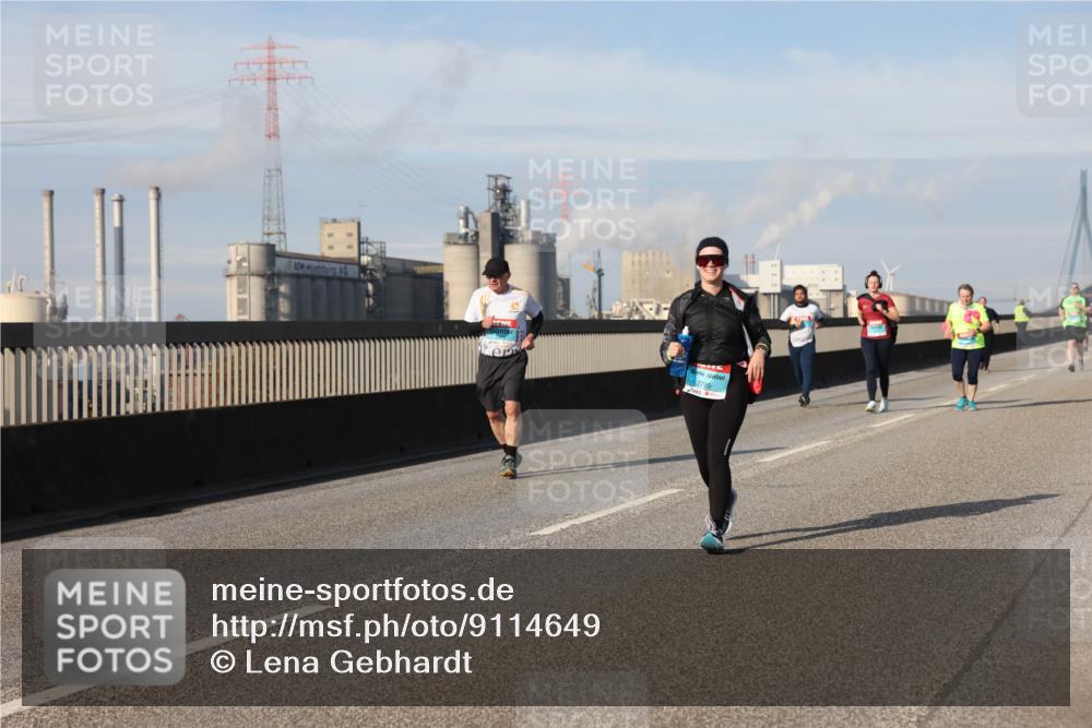 03.10.2025 - Köhlbrandbrückenlauf Lena Gebhardt http://msf.ph/oto/9114649 03.10.2025 10:17:41 Position 2  meine-sportfotos.de