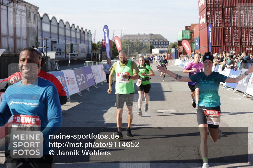 03.10.2025 - Köhlbrandbrückenlauf Jannik Wohlers http://msf.ph/oto/9114652 03.10.2025 13:01:58 Ziel 4025, 4118, 4162, 4206, 4258, 4543, 4907, 5692, 5703, 5718, 5739, 6235, 6461 meine-sportfotos.de