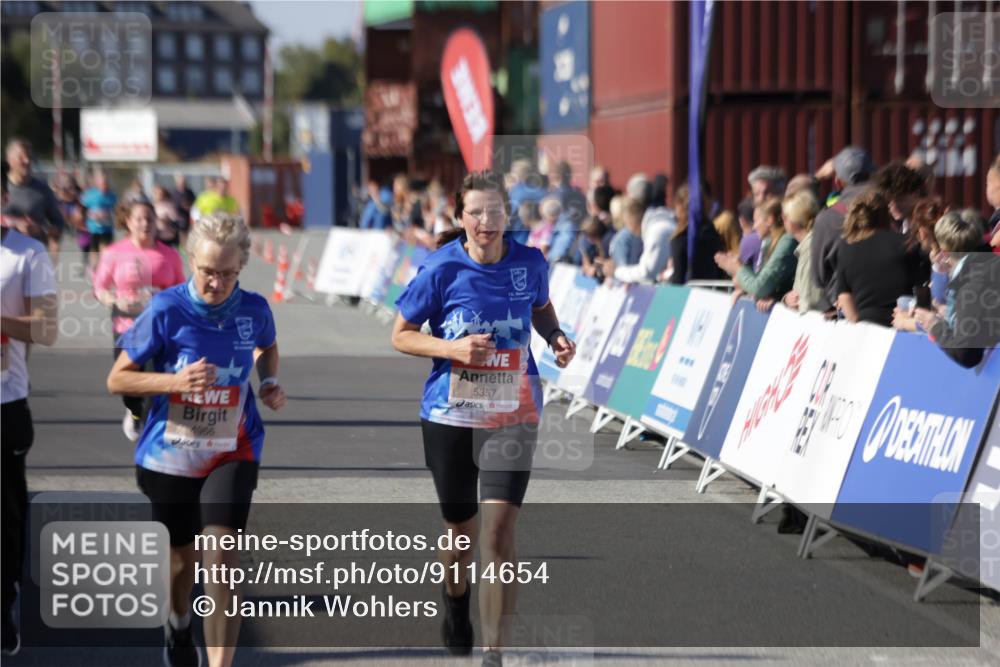 03.10.2025 - Köhlbrandbrückenlauf Jannik Wohlers http://msf.ph/oto/9114654 03.10.2025 13:32:24 Ziel 4485, 4578, 4966, 5354, 5357, 5820, 5891, 5892, 6287, 6304 meine-sportfotos.de