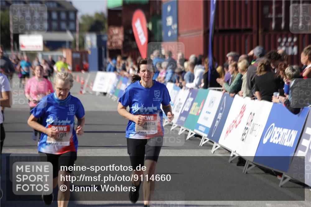 03.10.2025 - Köhlbrandbrückenlauf Jannik Wohlers http://msf.ph/oto/9114660 03.10.2025 13:32:24 Ziel 4485, 4578, 4966, 5354, 5357, 5820, 5891, 5892, 6287, 6304 meine-sportfotos.de
