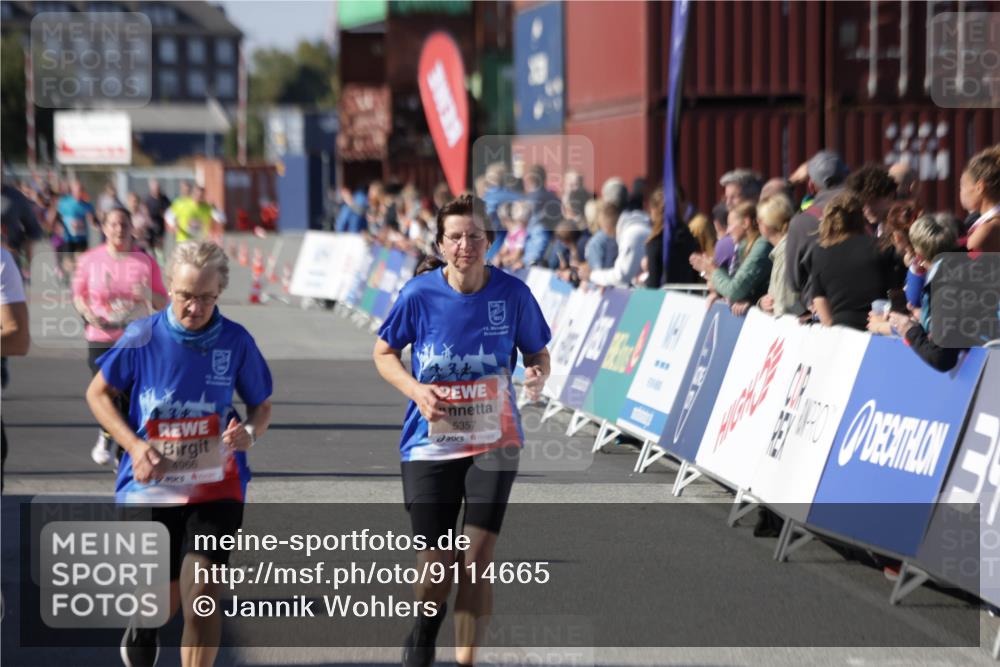 03.10.2025 - Köhlbrandbrückenlauf Jannik Wohlers http://msf.ph/oto/9114665 03.10.2025 13:32:24 Ziel 4485, 4578, 4966, 5354, 5357, 5820, 5891, 5892, 6287, 6304 meine-sportfotos.de