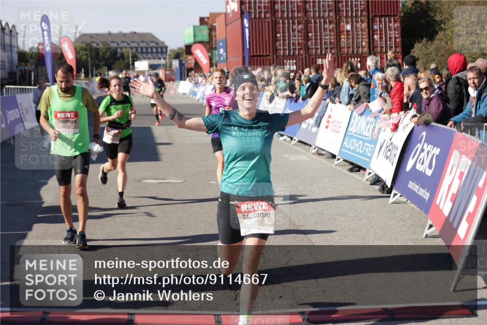 03.10.2025 - Köhlbrandbrückenlauf Jannik Wohlers http://msf.ph/oto/9114667 03.10.2025 13:01:59 Ziel 4025, 4118, 4162, 4206, 4258, 4543, 4907, 5692, 5703, 5718, 5739, 6235, 6461 meine-sportfotos.de