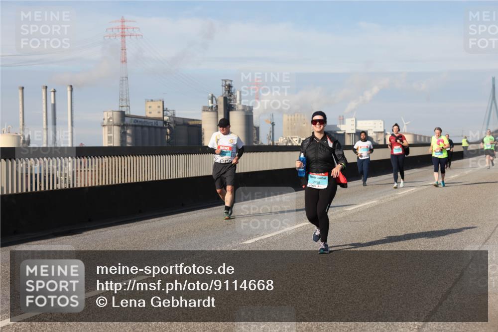 03.10.2025 - Köhlbrandbrückenlauf Lena Gebhardt http://msf.ph/oto/9114668 03.10.2025 10:17:41 Position 2 2795 meine-sportfotos.de