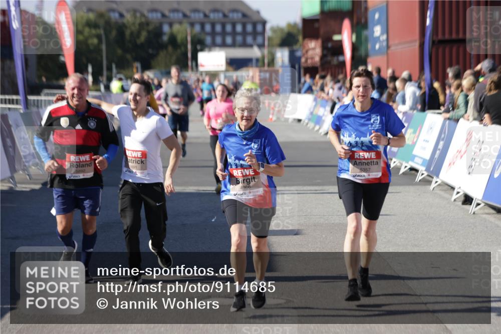 03.10.2025 - Köhlbrandbrückenlauf Jannik Wohlers http://msf.ph/oto/9114685 03.10.2025 13:32:24 Ziel 4485, 4578, 4966, 5354, 5357, 5820, 5891, 5892, 6287, 6304 meine-sportfotos.de