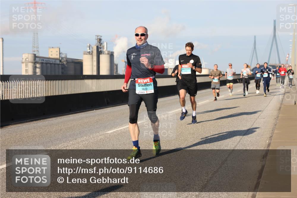 03.10.2025 - Köhlbrandbrückenlauf Lena Gebhardt http://msf.ph/oto/9114686 03.10.2025 09:43:18 Position 2 2820 meine-sportfotos.de