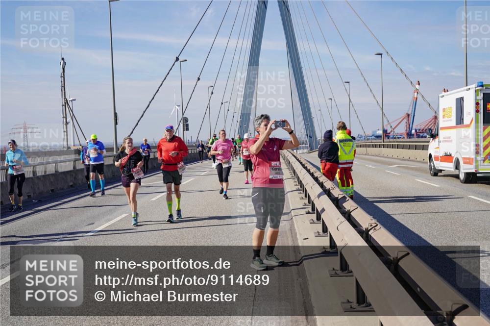 03.10.2025 - Köhlbrandbrückenlauf Michael Burmester http://msf.ph/oto/9114689 03.10.2025 12:56:10 Position 2  meine-sportfotos.de