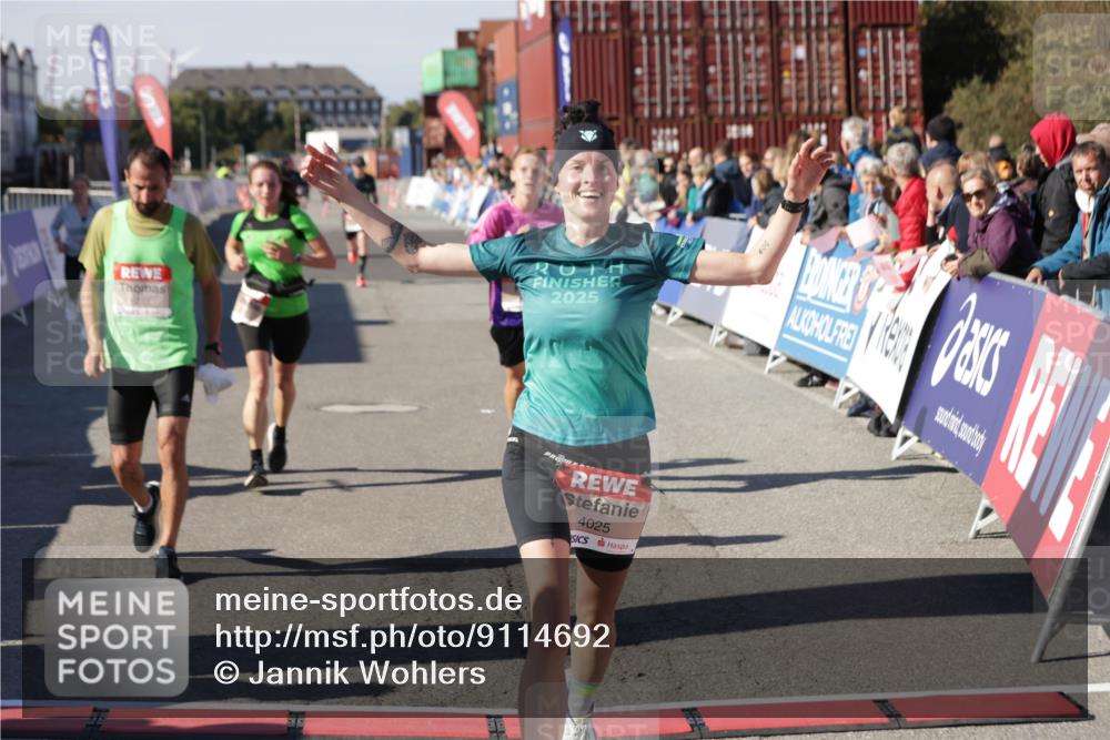 03.10.2025 - Köhlbrandbrückenlauf Jannik Wohlers http://msf.ph/oto/9114692 03.10.2025 13:01:59 Ziel 4025, 4118, 4162, 4206, 4258, 4543, 4907, 5692, 5703, 5718, 5739, 6235, 6461 meine-sportfotos.de