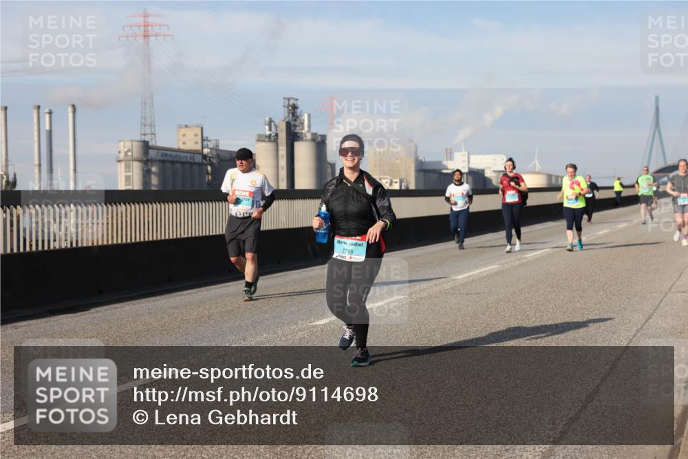 03.10.2025 - Köhlbrandbrückenlauf Lena Gebhardt http://msf.ph/oto/9114698 03.10.2025 10:17:41 Position 2 2795 meine-sportfotos.de