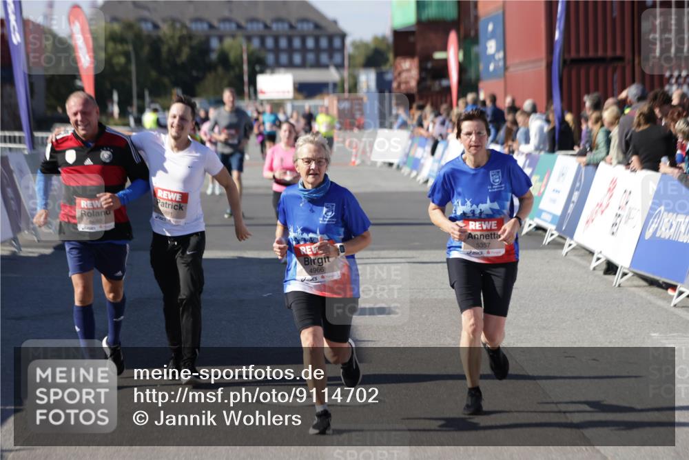 03.10.2025 - Köhlbrandbrückenlauf Jannik Wohlers http://msf.ph/oto/9114702 03.10.2025 13:32:25 Ziel 4485, 4578, 4966, 5354, 5357, 5891, 5892, 6141, 6287, 6304 meine-sportfotos.de