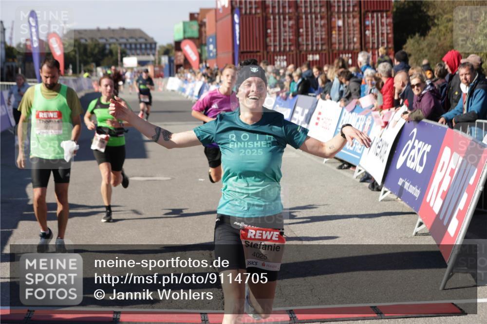 03.10.2025 - Köhlbrandbrückenlauf Jannik Wohlers http://msf.ph/oto/9114705 03.10.2025 13:01:59 Ziel 4025, 4118, 4162, 4206, 4258, 4543, 4907, 5692, 5703, 5718, 5739, 6235, 6461 meine-sportfotos.de