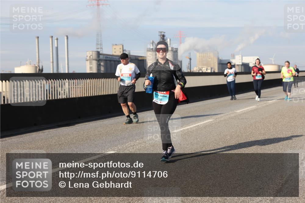 03.10.2025 - Köhlbrandbrückenlauf Lena Gebhardt http://msf.ph/oto/9114706 03.10.2025 10:17:42 Position 2 2795 meine-sportfotos.de