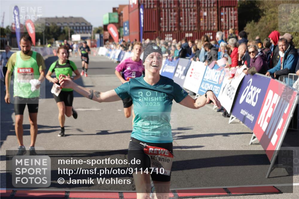03.10.2025 - Köhlbrandbrückenlauf Jannik Wohlers http://msf.ph/oto/9114710 03.10.2025 13:01:59 Ziel 4025, 4118, 4162, 4206, 4258, 4543, 4907, 5692, 5703, 5718, 5739, 6235, 6461 meine-sportfotos.de