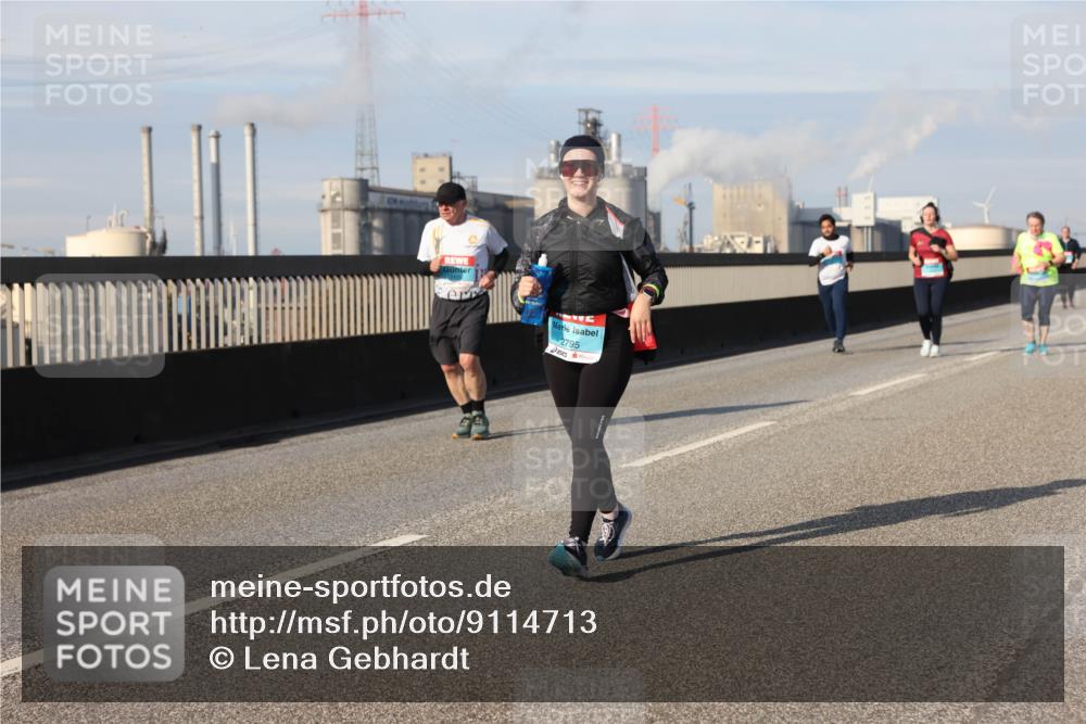 03.10.2025 - Köhlbrandbrückenlauf Lena Gebhardt http://msf.ph/oto/9114713 03.10.2025 10:17:42 Position 2 2795 meine-sportfotos.de
