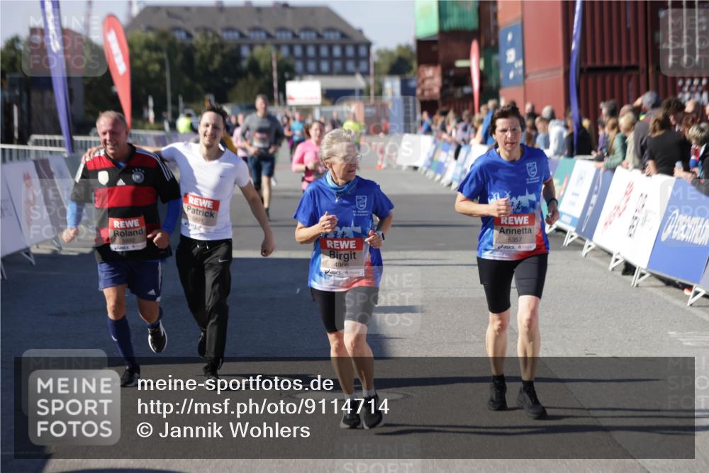 03.10.2025 - Köhlbrandbrückenlauf Jannik Wohlers http://msf.ph/oto/9114714 03.10.2025 13:32:25 Ziel 4485, 4578, 4966, 5354, 5357, 5891, 5892, 6141, 6287, 6304 meine-sportfotos.de