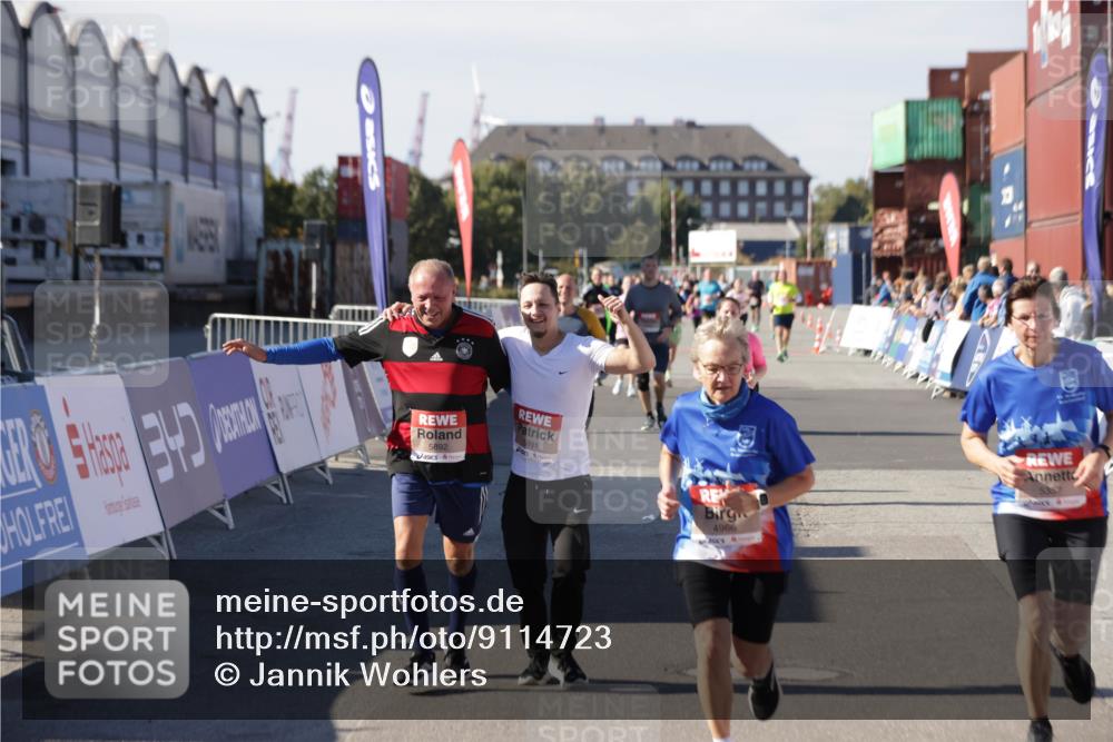03.10.2025 - Köhlbrandbrückenlauf Jannik Wohlers http://msf.ph/oto/9114723 03.10.2025 13:32:25 Ziel 4485, 4578, 4966, 5354, 5357, 5891, 5892, 6141, 6287, 6304 meine-sportfotos.de